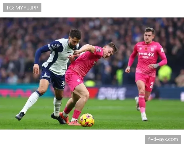 伊普斯维奇青训再出新星，稳健表现引多方关注