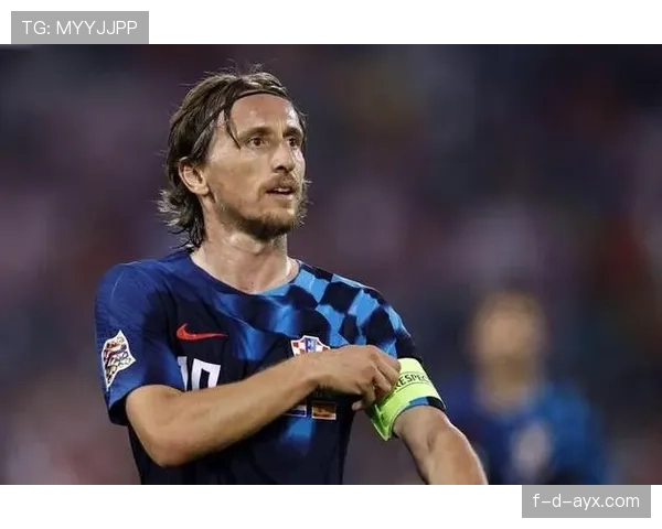 莫德里奇这年纪了，居然还像没事人一样开着豪车上场？